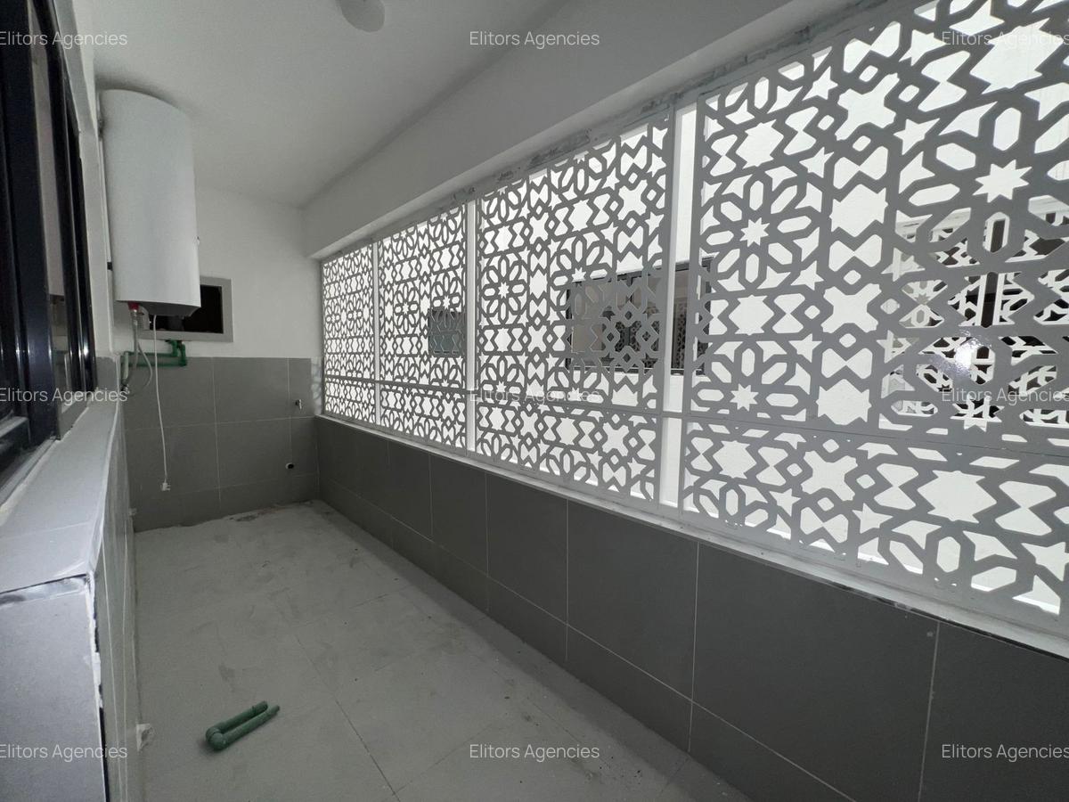 4 Bed Apartment with En Suite at 5Th Parklands - 5