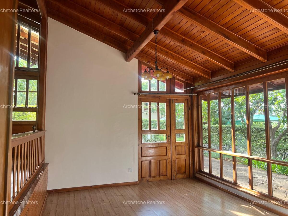 4 Bed Townhouse with Swimming Pool in Ridgeways - 2