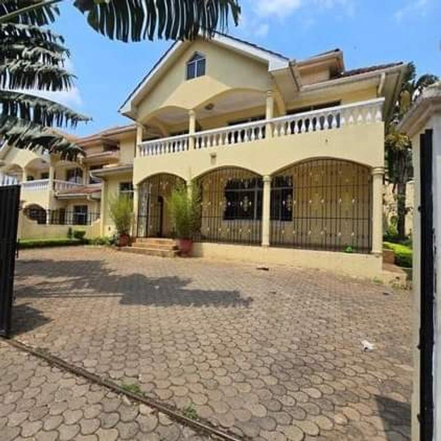 5 Bed House with En Suite at Lavington - 20