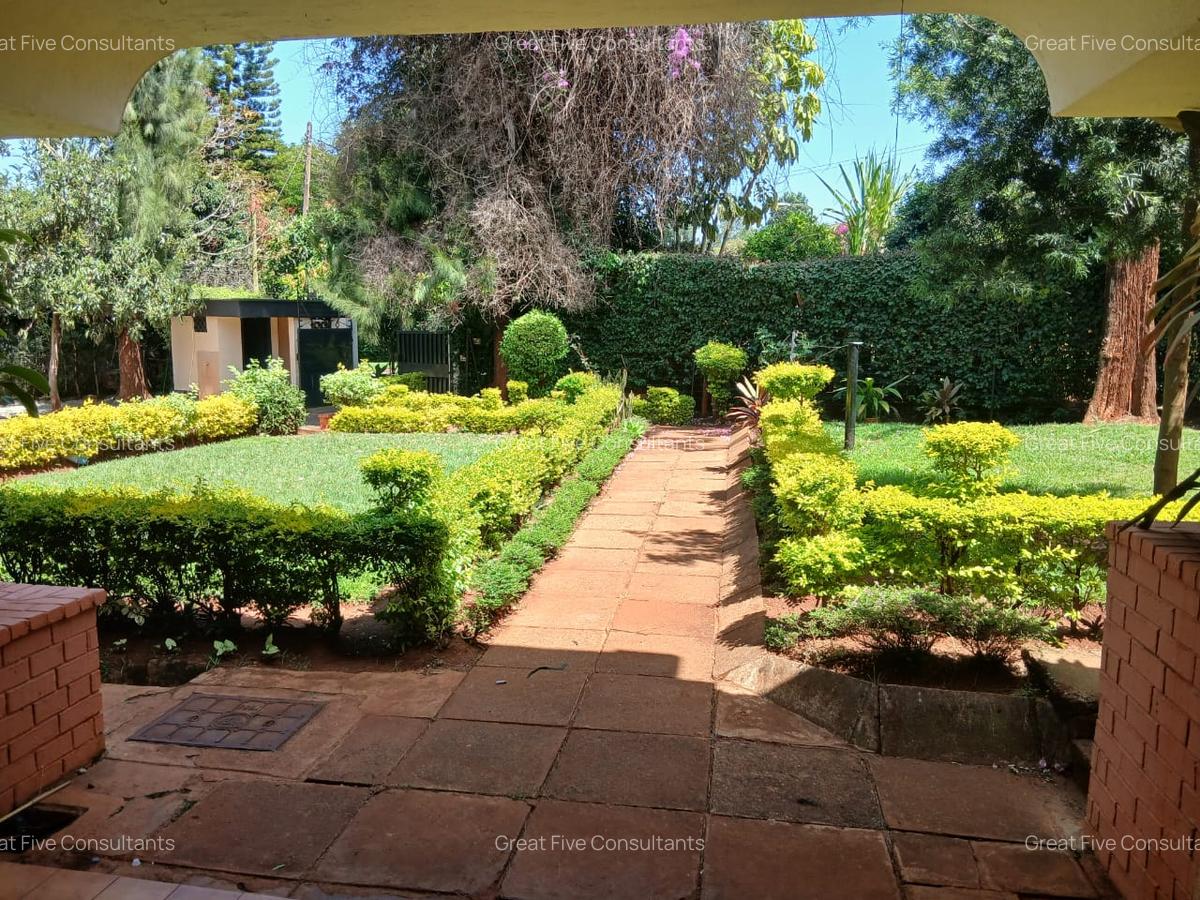 5 Bed Villa with En Suite in Nyari - 18