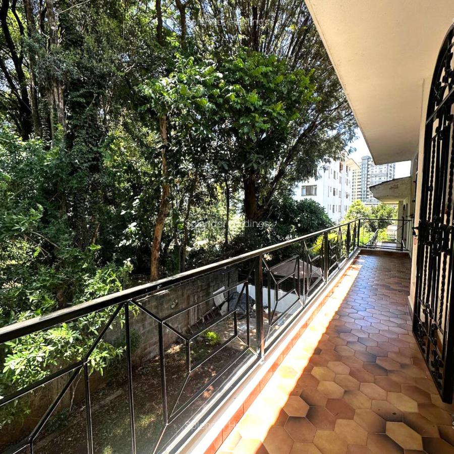 5 Bed Villa with En Suite in Riverside - 6