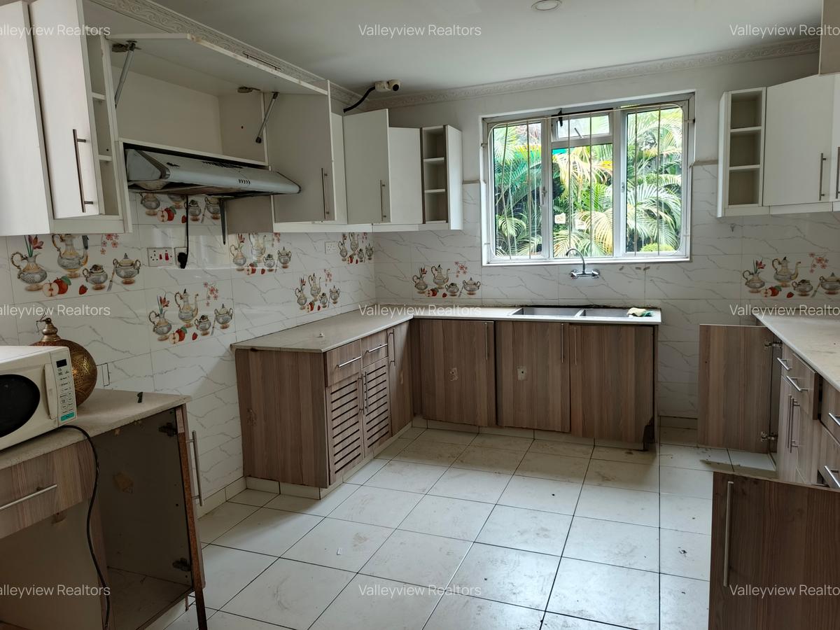 4 Bed Townhouse with En Suite at Kileleshwa - 18