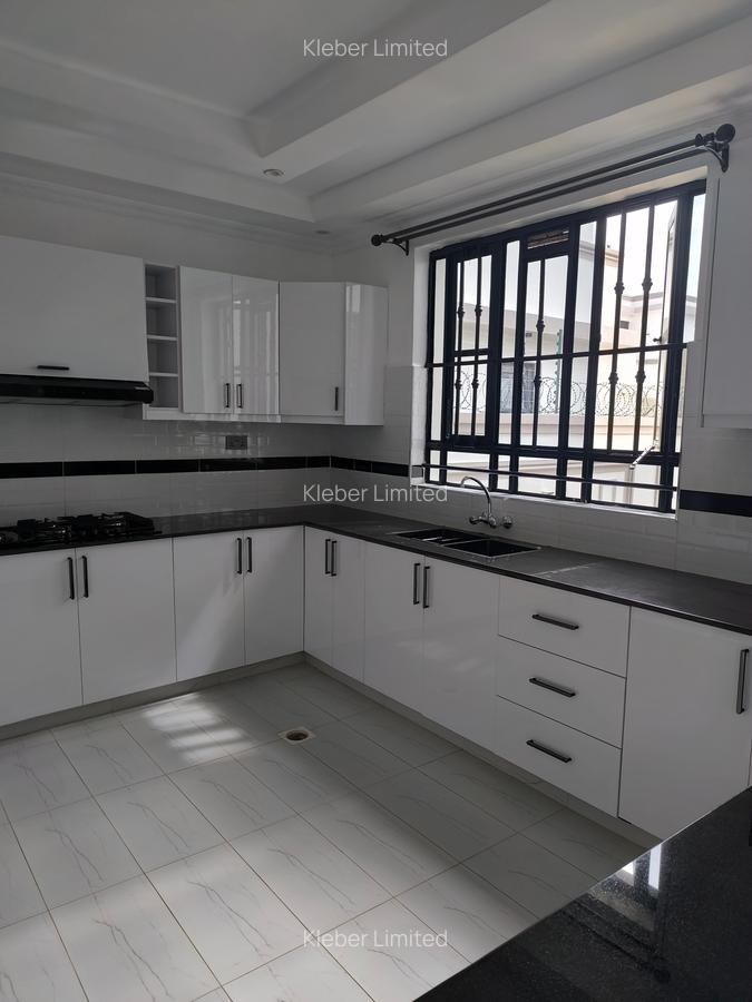 3 Bed House with En Suite in Ruiru - 6