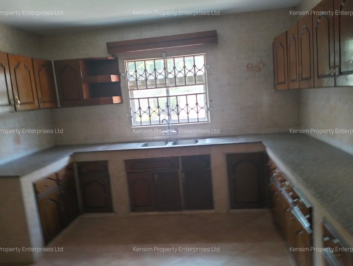 5 Bed Townhouse with En Suite in Lavington - 6
