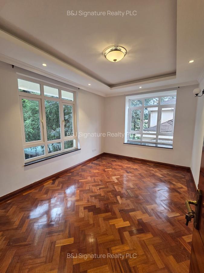 5 Bed Townhouse with En Suite in Lavington - 12