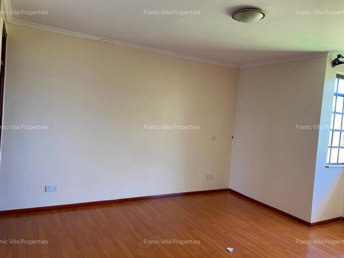 4 Bed Townhouse at Fourways - 11