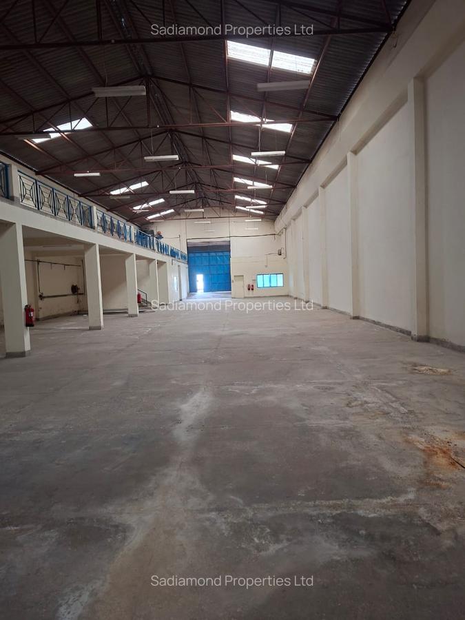 10,000 ft² Warehouse with Parking in Embakasi - 2