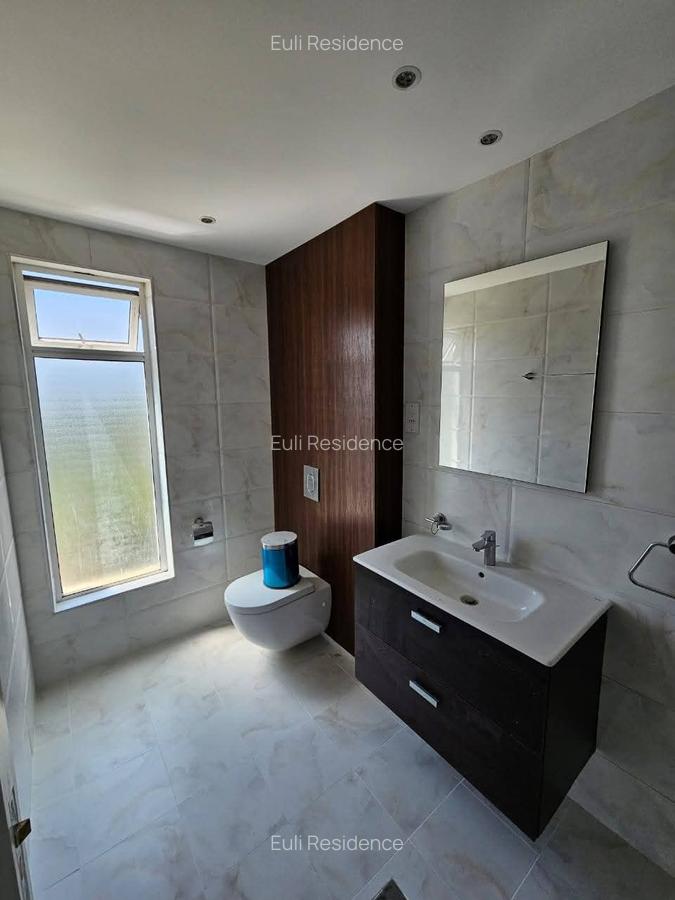 Furnished 2 Bed Apartment with En Suite at Rhapta Rd - 12