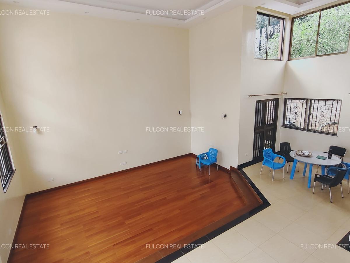 5 Bed Villa with En Suite in Lavington - 17
