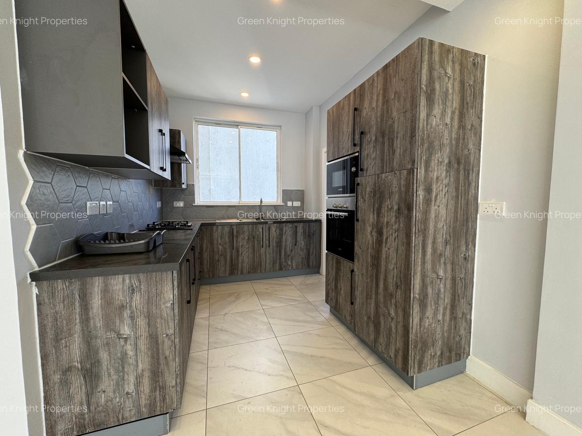 Serviced 2 Bed Apartment with En Suite in Westlands Area - 10