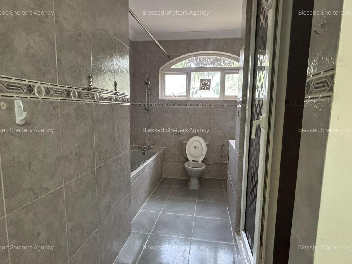 5 Bed House with En Suite in Runda - 15