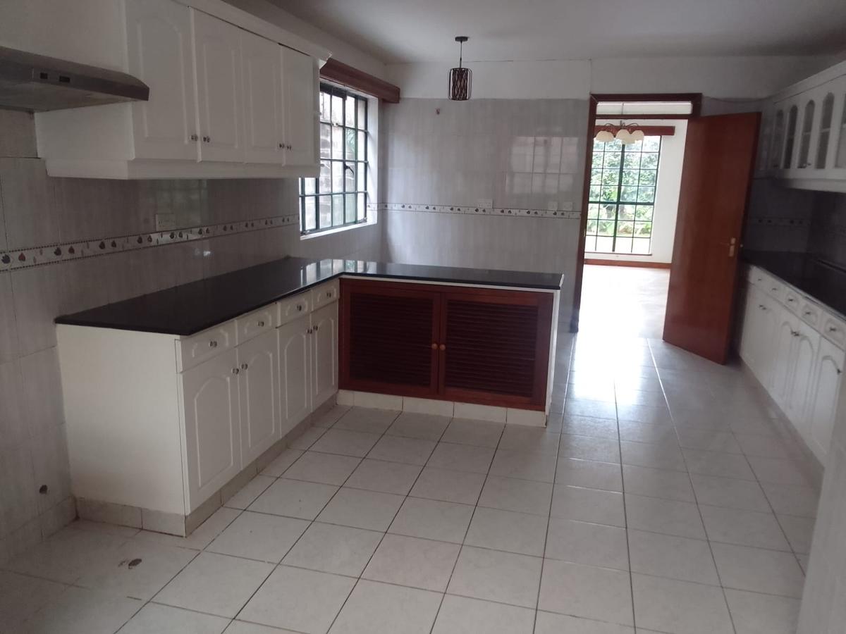 4 Bed Townhouse with En Suite in Westlands Area - 6