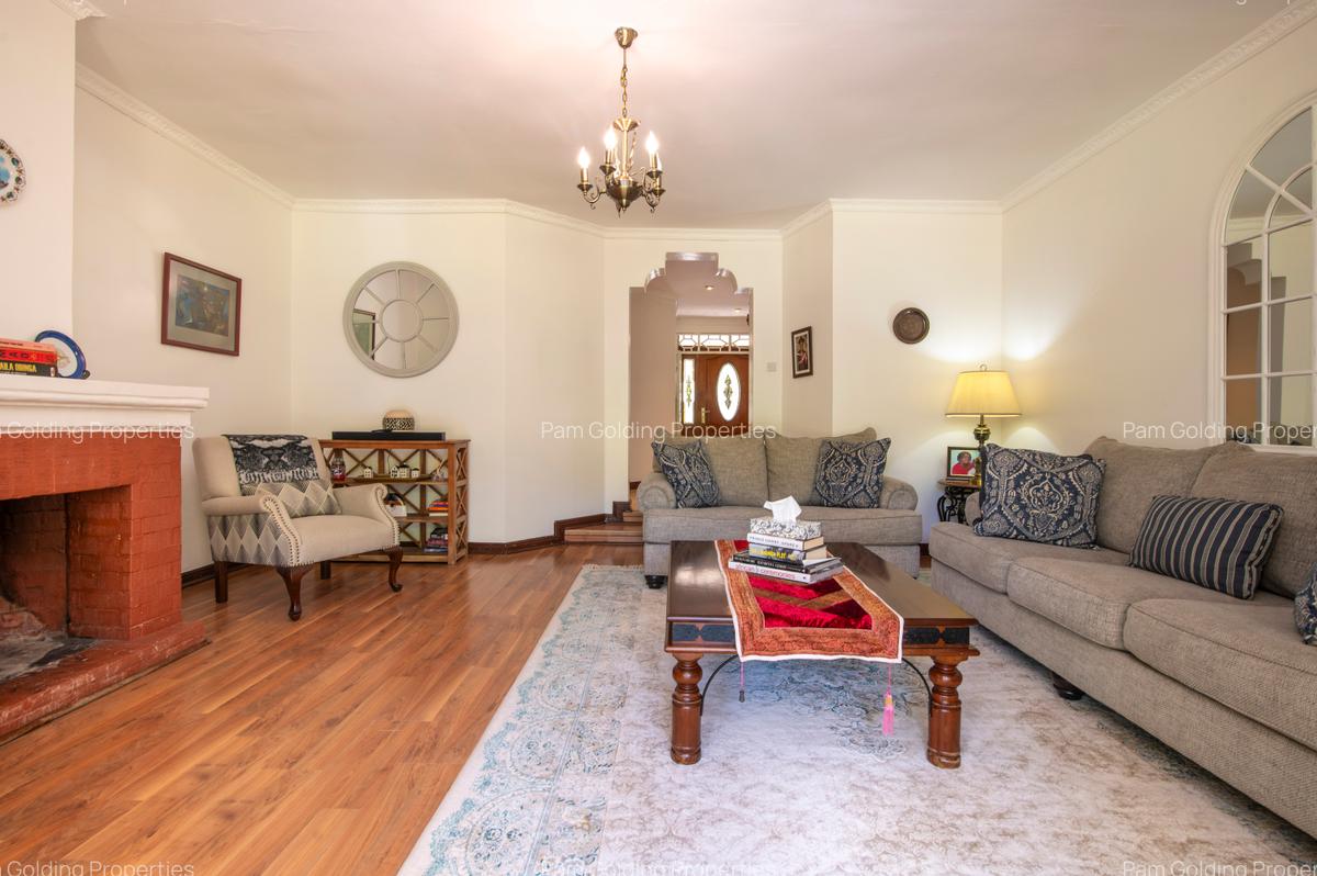 4 Bed Villa at Korompoi - 9