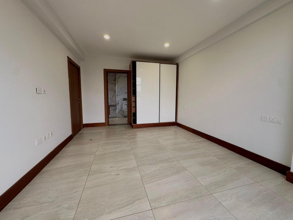 3 Bed Apartment with En Suite at Westlands - 15