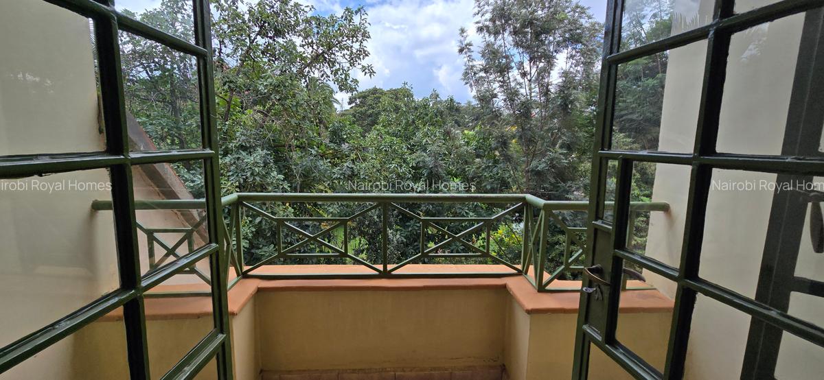 4 Bed Townhouse with En Suite at Lavington Green - 11