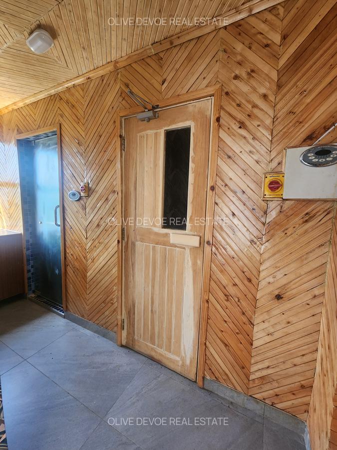 5 Bed Villa with En Suite in Runda - 18