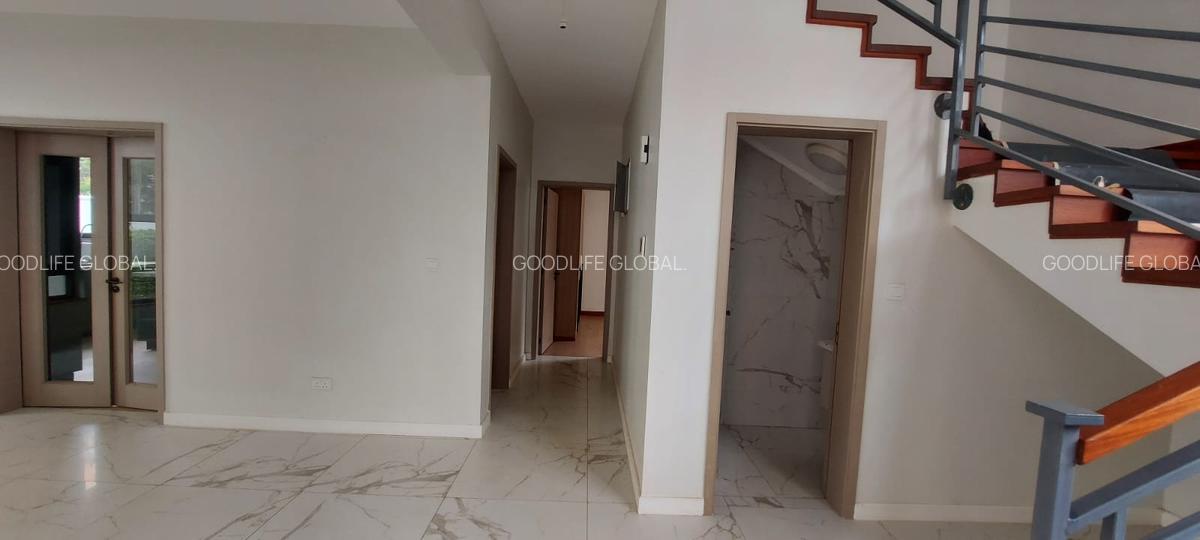 5 Bed Villa with En Suite at Lavington - 14