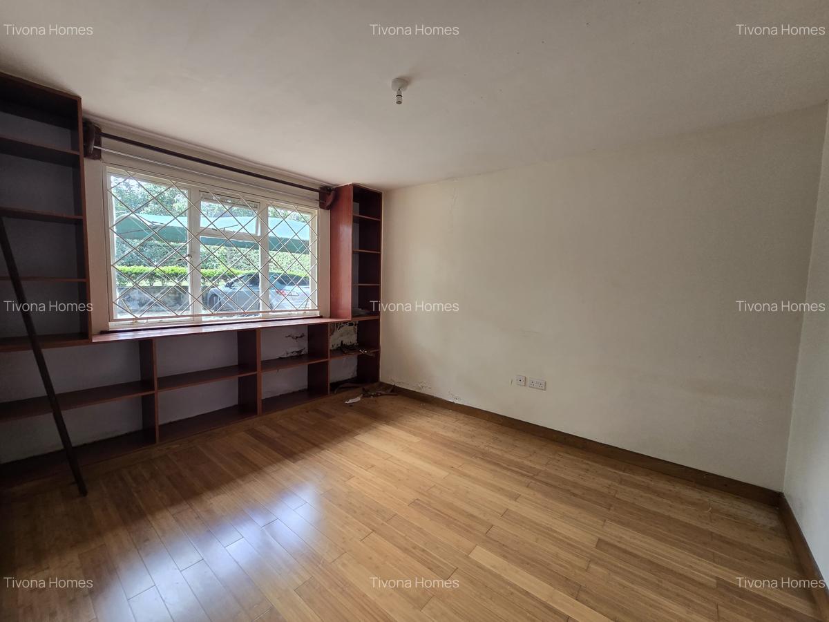 4 Bed House with En Suite in Runda - 4