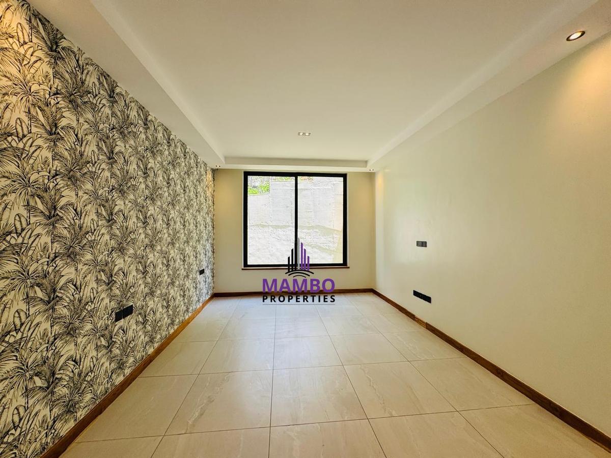 4 Bed Apartment with En Suite at Peponi Rd - 15