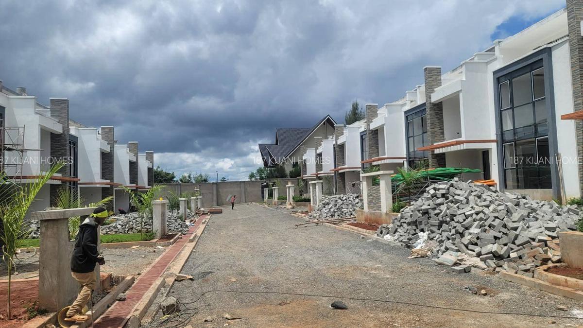 4 Bed Villa with En Suite at Eastern Bypass - 2