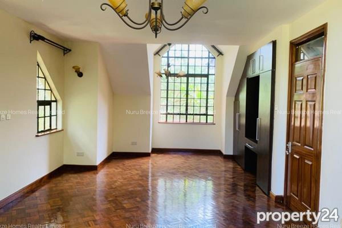 4 Bed Townhouse with En Suite in Lavington - 15