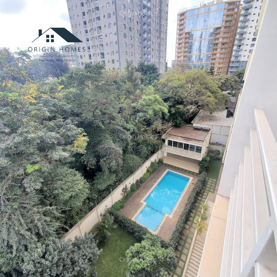 3 Bed Apartment with En Suite at Lavington - 18