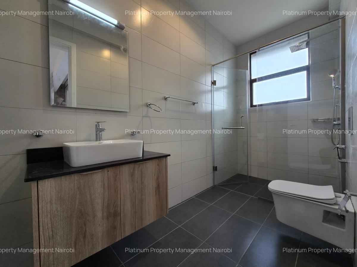 Serviced 4 Bed Apartment with En Suite at Second Parklands - 17