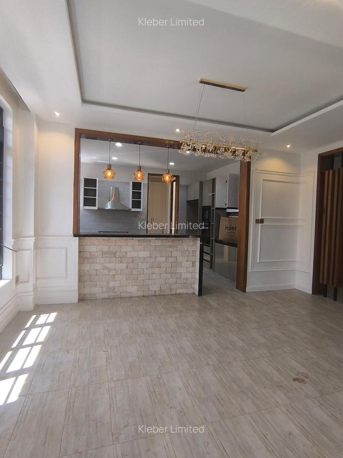 4 Bed House with En Suite in Membley - 3