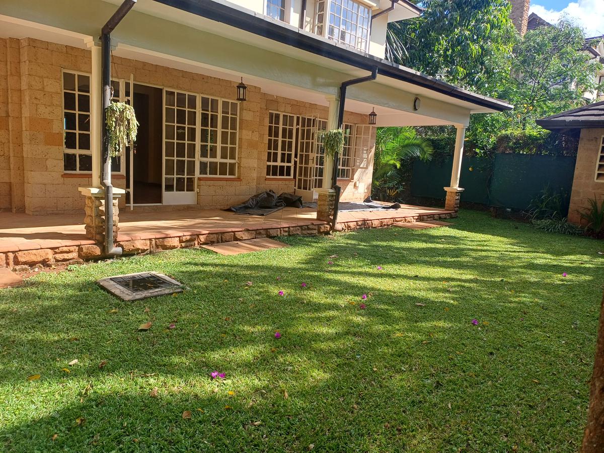 5 Bed Townhouse with En Suite in Lavington - 17