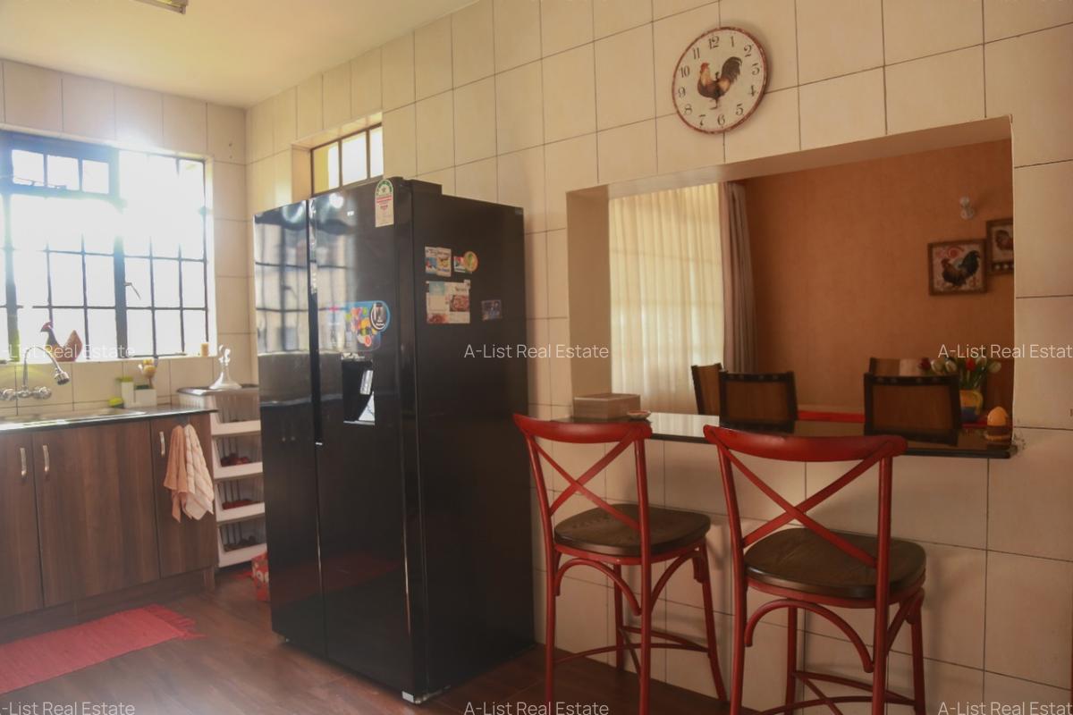 3 Bed Apartment with En Suite at Lavington - 9