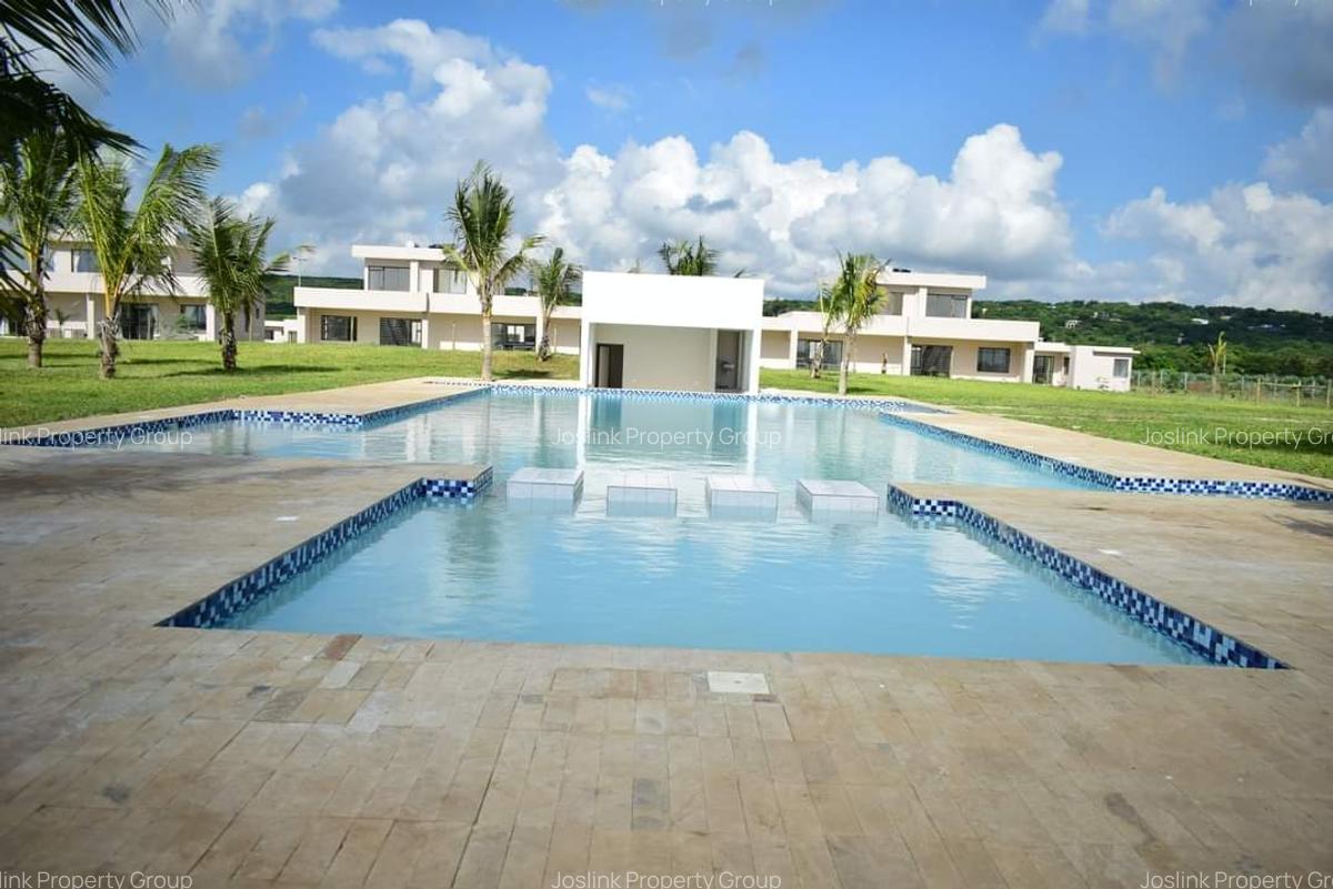 3 Bed Townhouse with En Suite in Tudor - 2