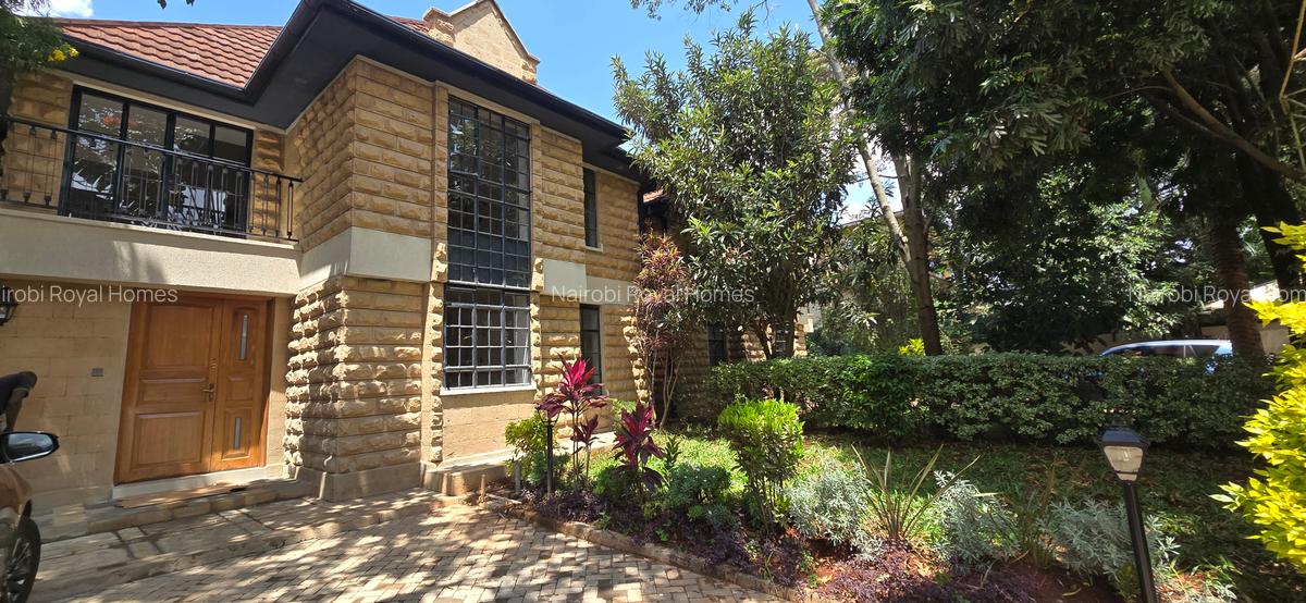 5 Bed Townhouse with En Suite at Lavington Green - 2