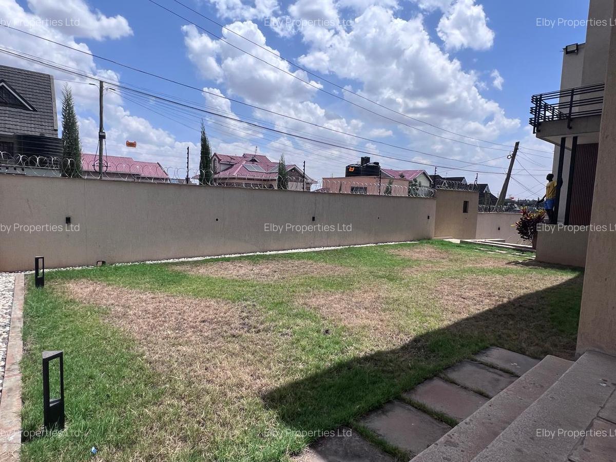 4 Bed House with En Suite in Membley - 19