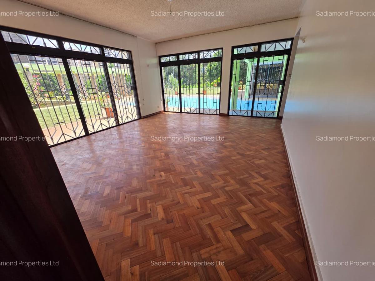 5 Bed Townhouse with En Suite in Muthaiga - 2