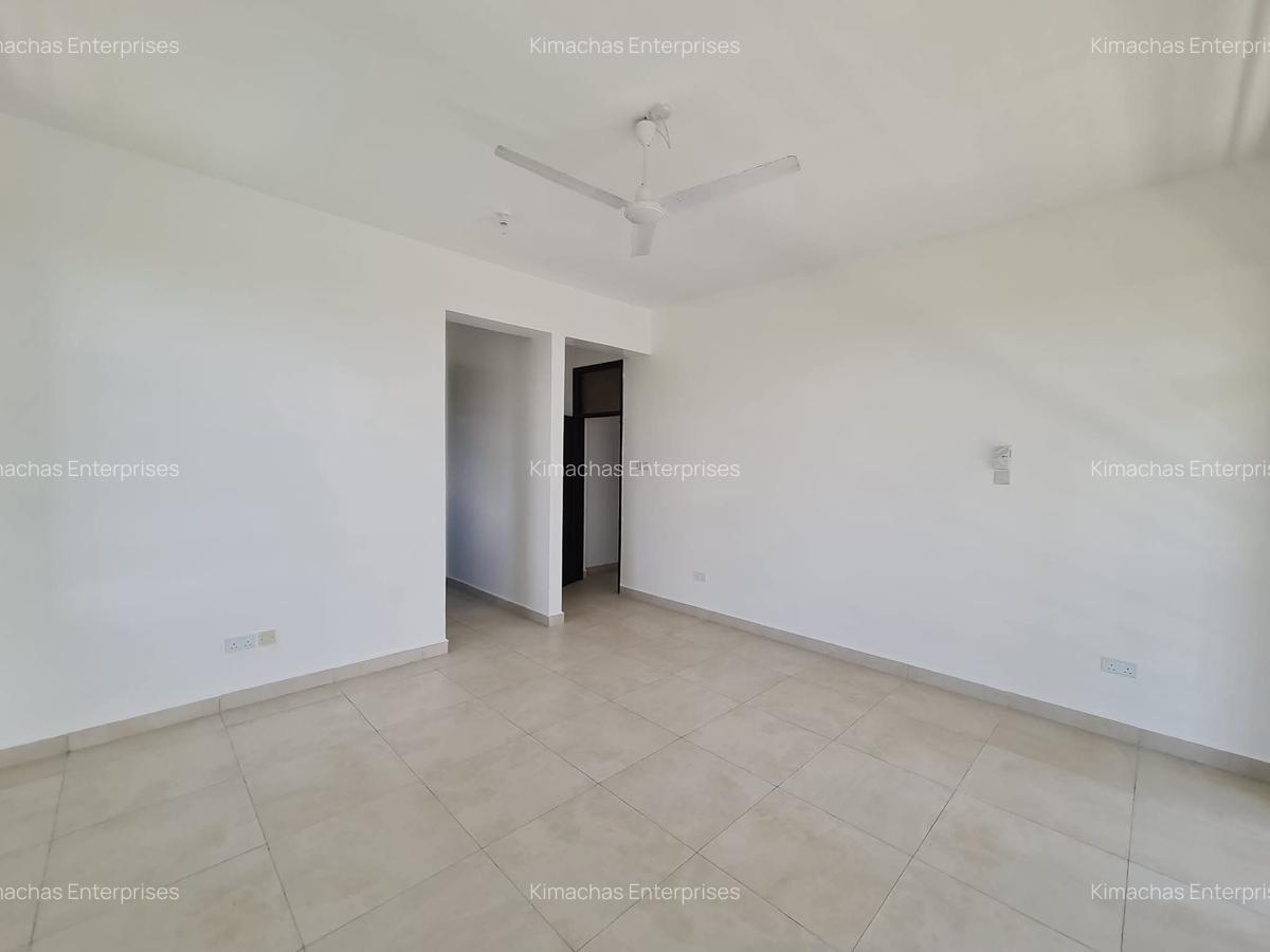 3 Bed Apartment with En Suite at Green Wood Drive - 14