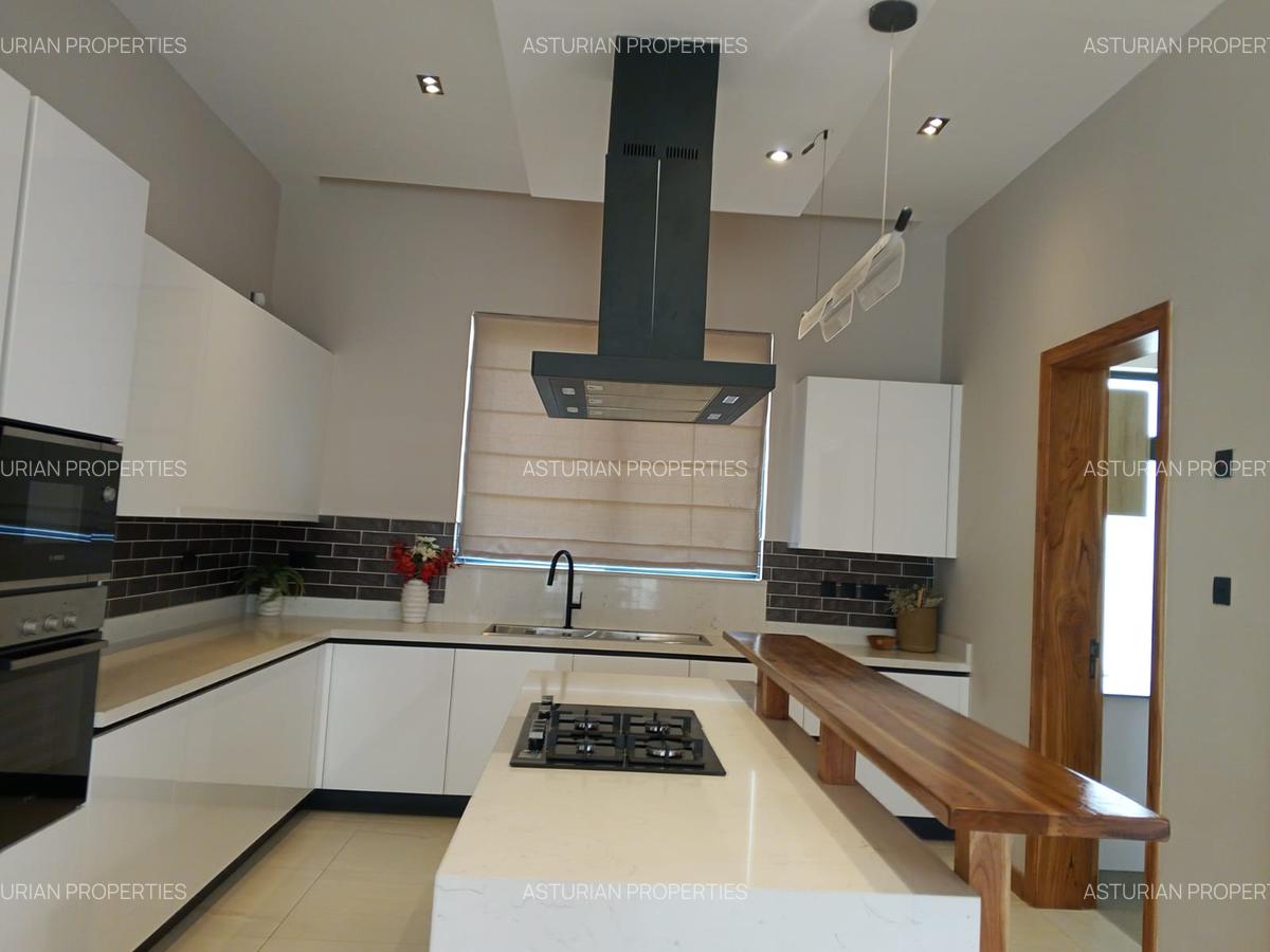 4 Bed Villa with En Suite in Westlands Area - 3