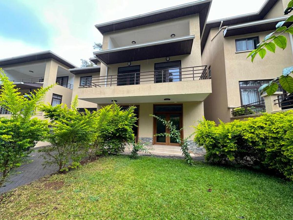 5 Bed Townhouse with En Suite at Lavington - 20