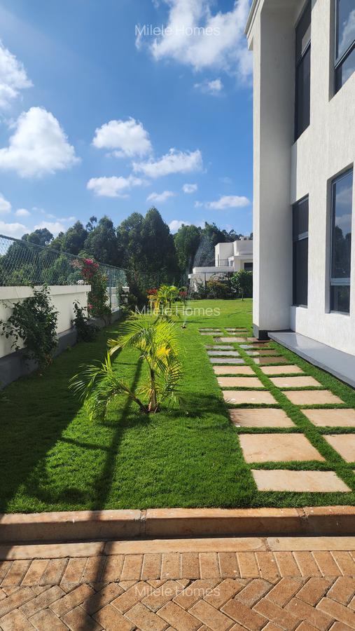 6 Bed Villa with En Suite at Loresho - 18