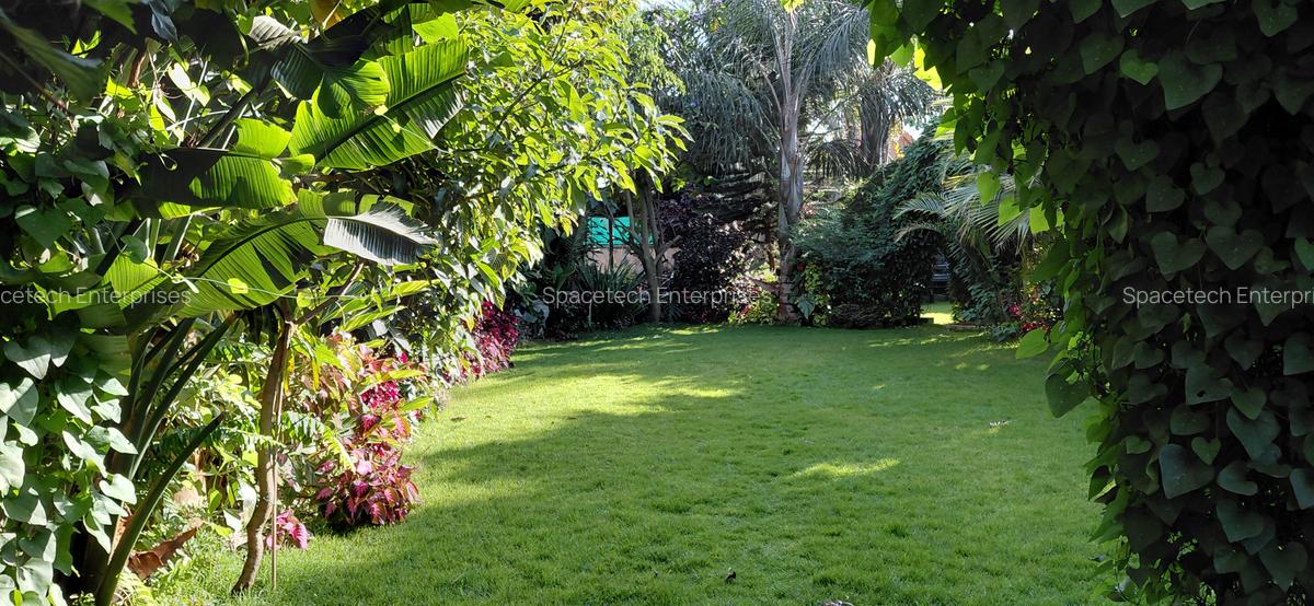 5 Bed House with En Suite in Runda - 6