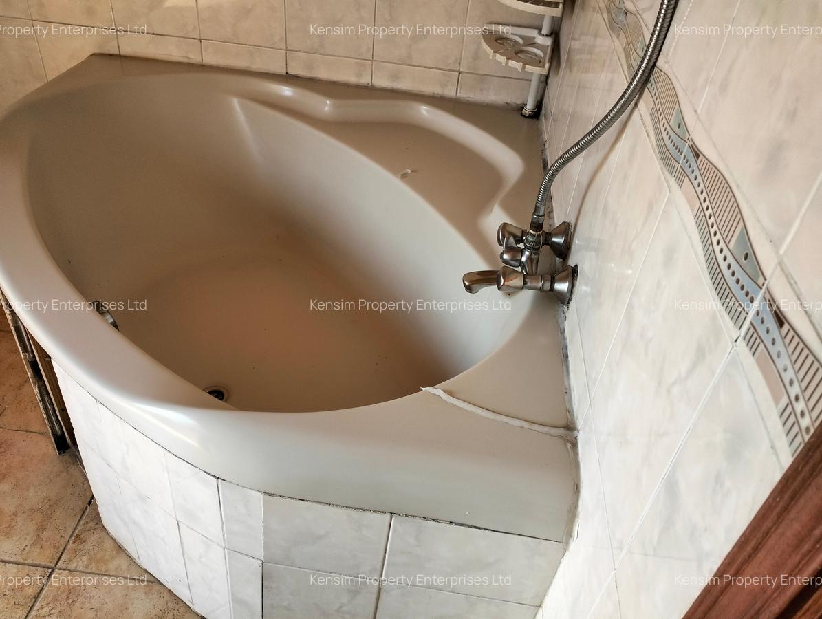 4 Bed Townhouse with En Suite in Lavington - 14