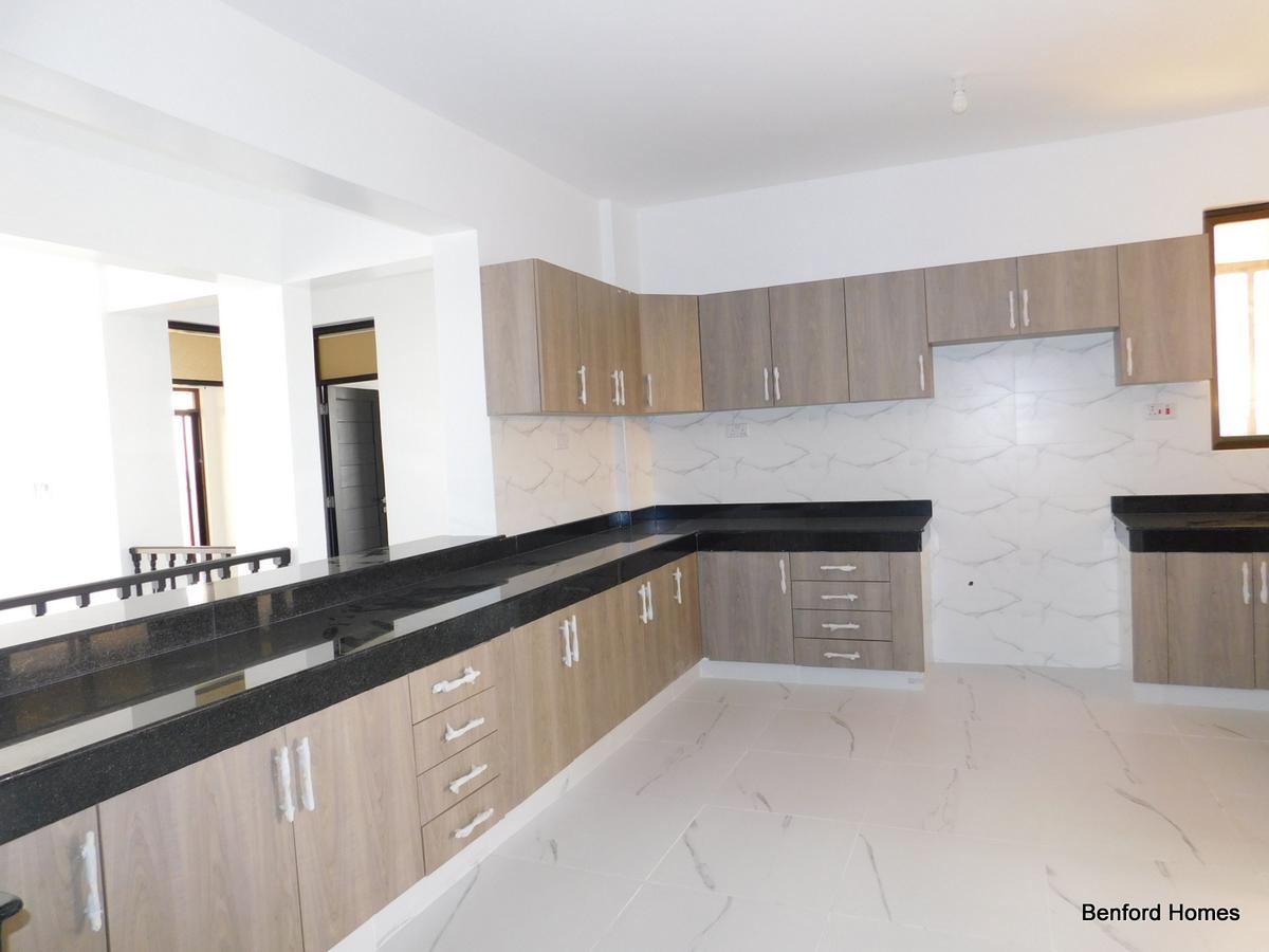 4 Bed Apartment with En Suite in Nyali Area - 16