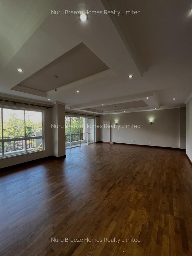 3 Bed Apartment with En Suite in Riverside - 16