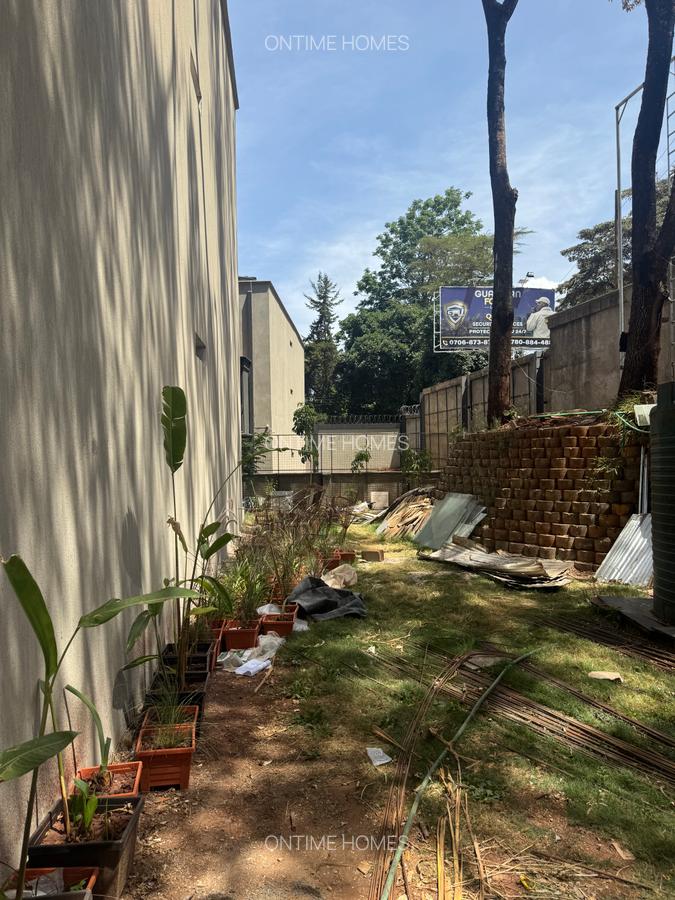 4 Bed Villa with En Suite at Westlands - 9