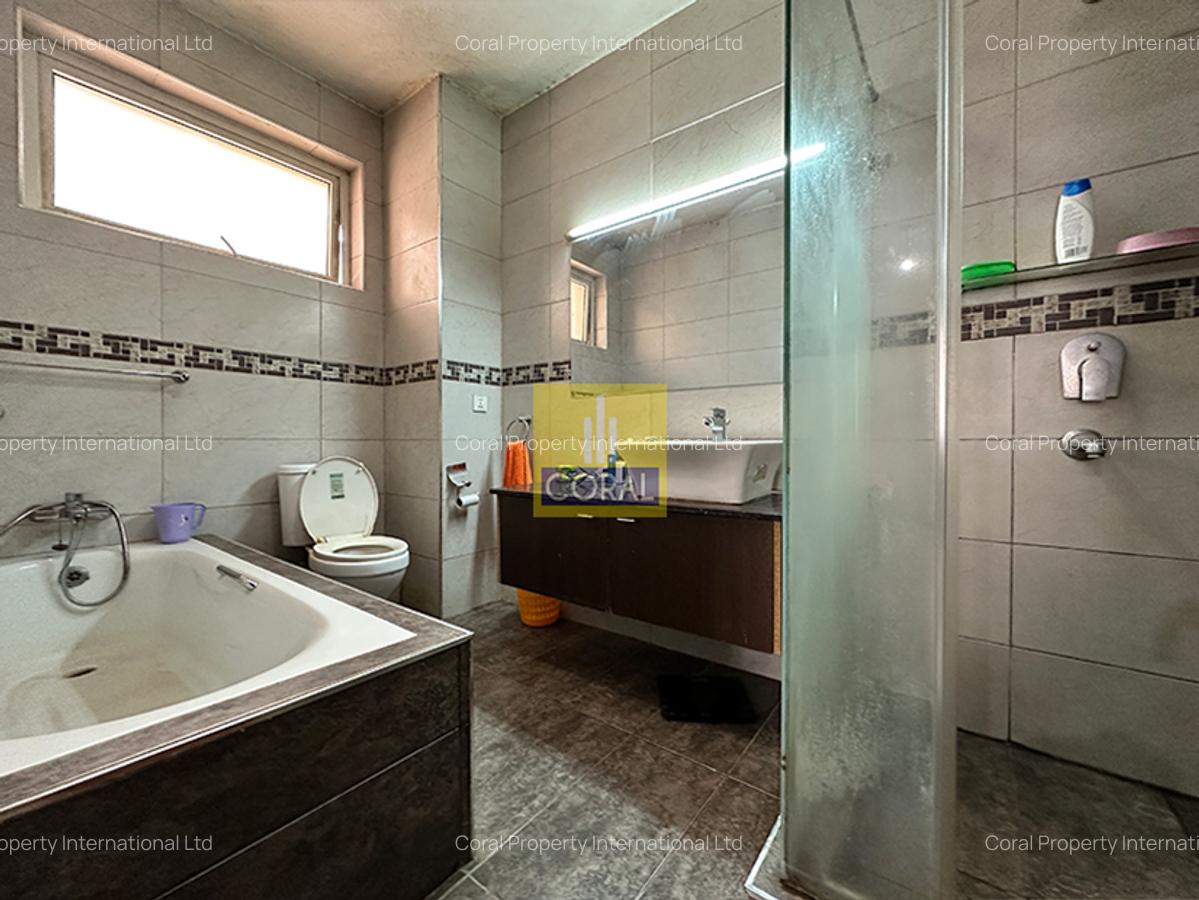 4 Bed Apartment in Parklands - 11