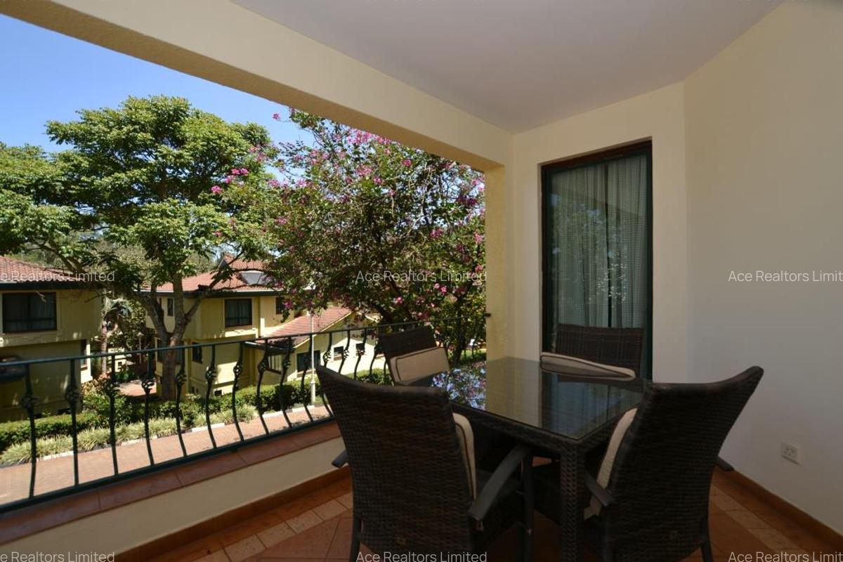 3 Bed Townhouse with En Suite at Brookside - 7