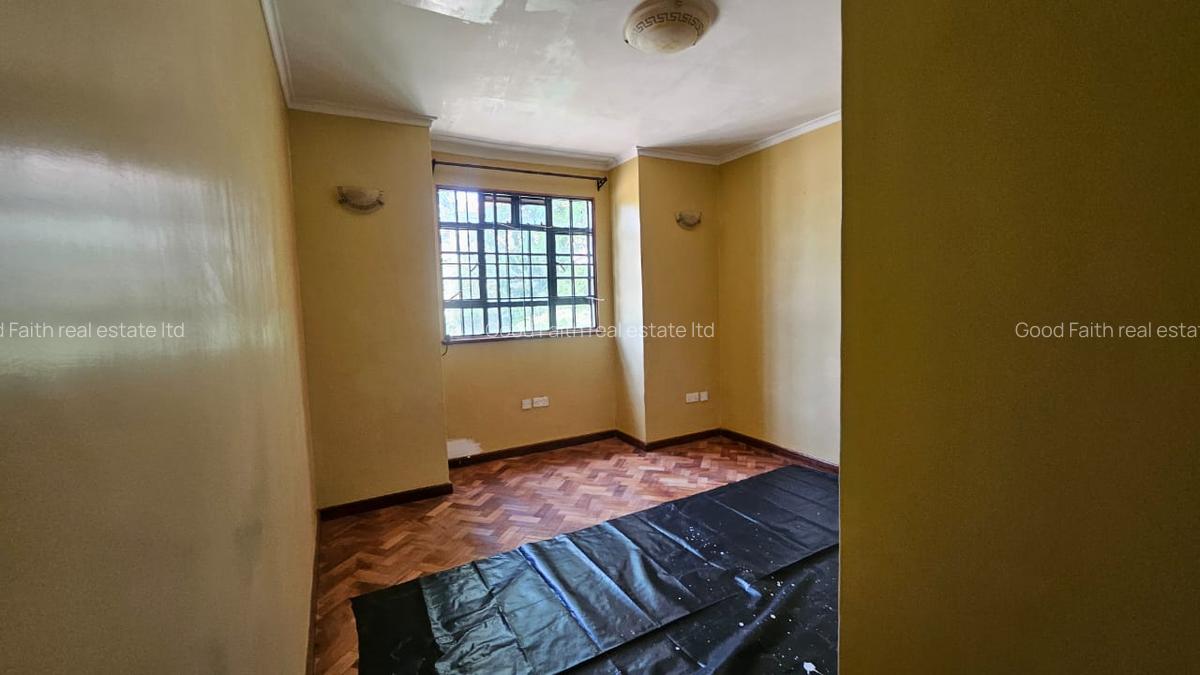 5 Bed House with En Suite in Runda - 8