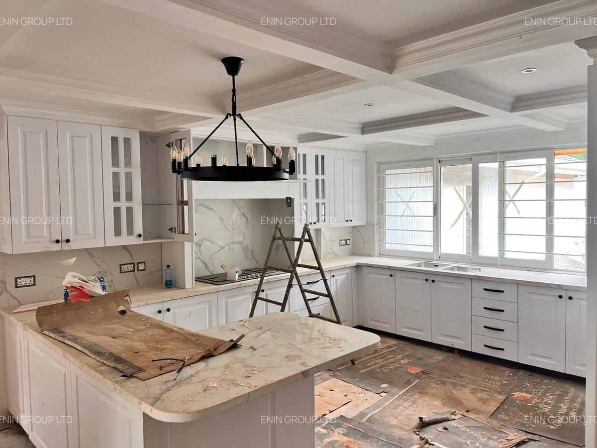 4 Bed House with En Suite at Loresho Crescent - 6