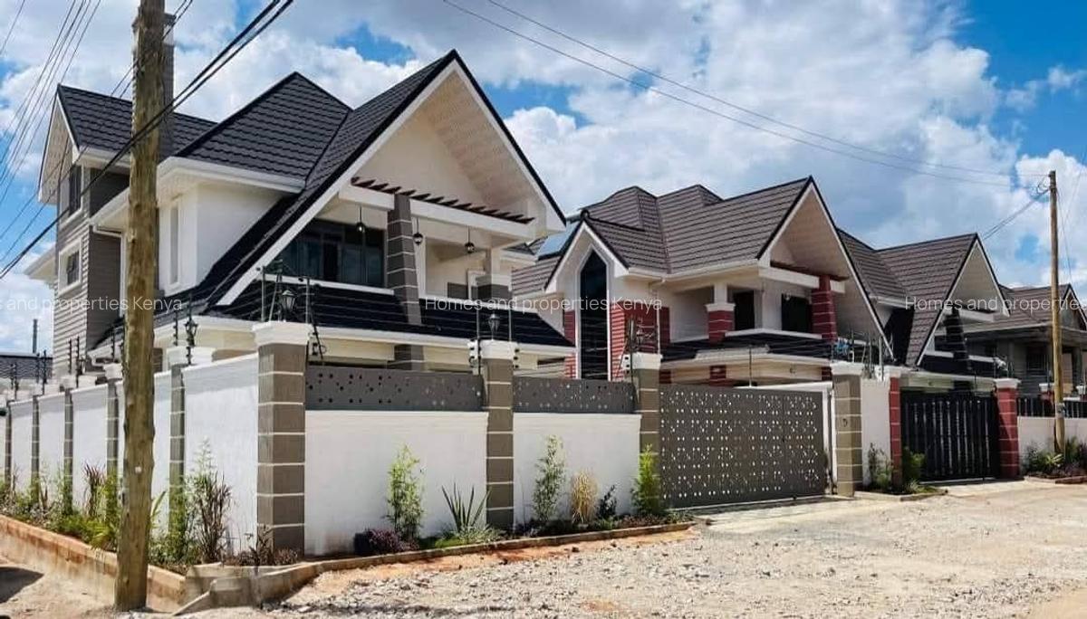 5 Bed Villa with En Suite in Membley - 15