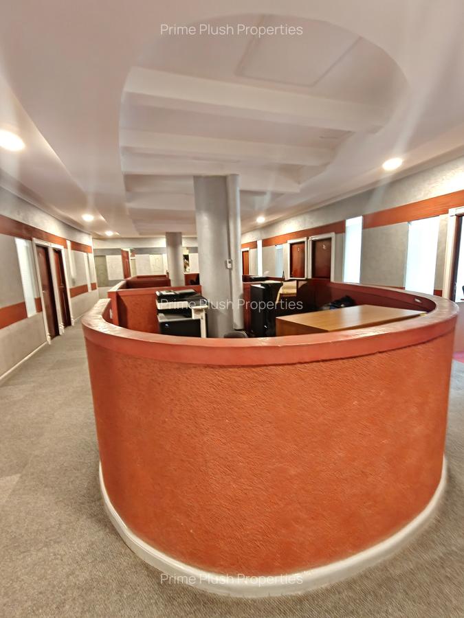 4,505 ft² Office with Parking in Parklands - 1