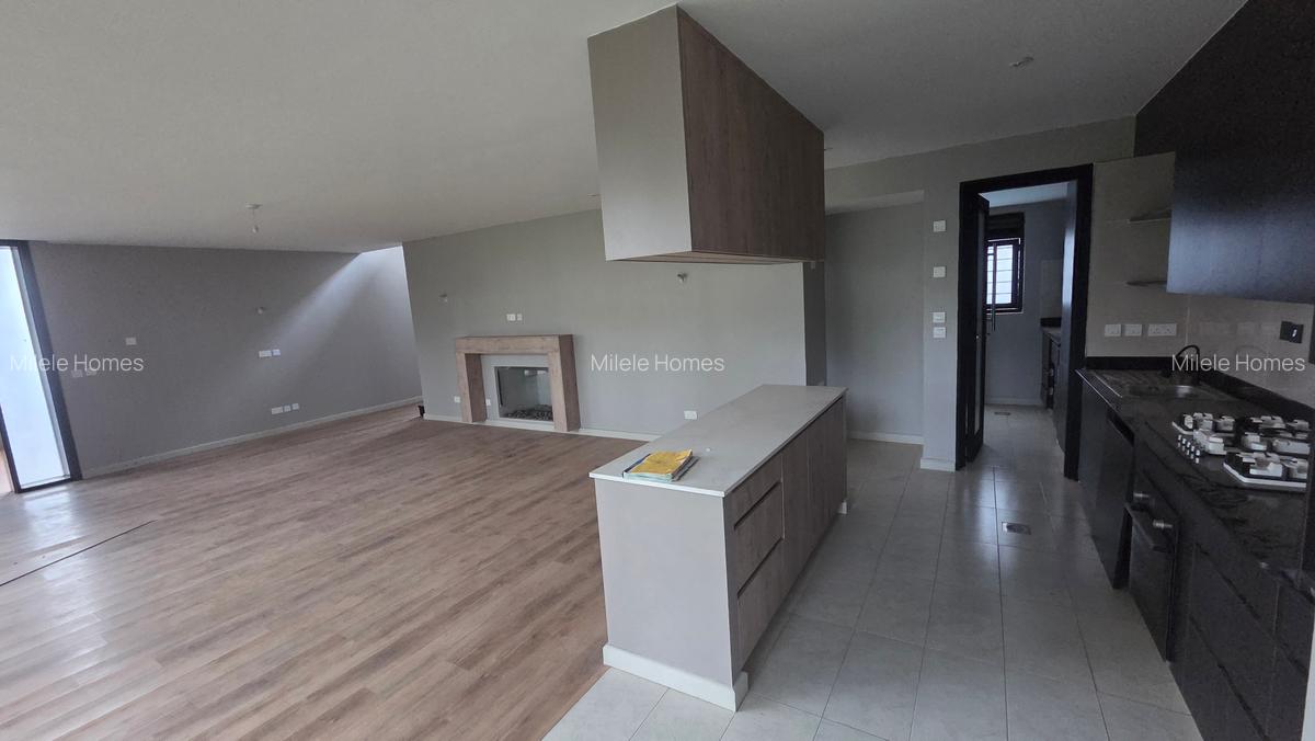 4 Bed Townhouse with En Suite at Paradise - 3